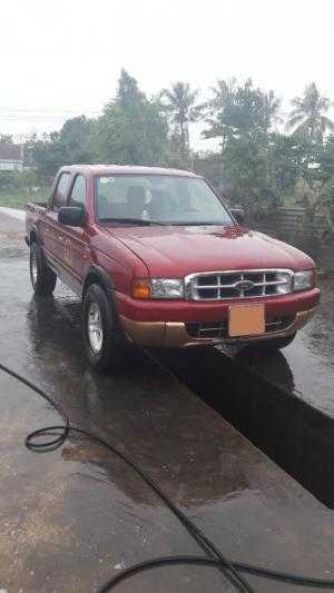 Cần bán xe Ford Ranger 2001 số sàn màu đỏ