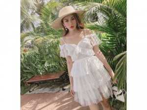 Đầm xoè ren trễ vai