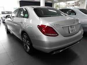 Bán MERCEDES C250 2017, màu Bạc...2018 như mới