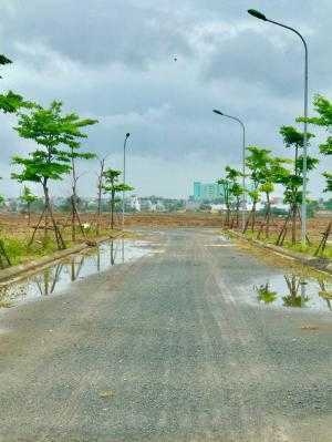 Cần bán B2.22 Nam Hòa Xuân điện âm tay trái gần sông, gần cầu Minh Mạng