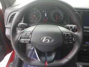 Bán Hyundai Elantra Sport 1.6 GDI Turbo màu đỏ tươi xinh số tự động sản xuất T4/2018 biển tỉnh lăn bánh 9000km