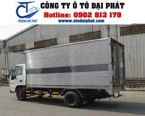Thùng inox 304 dập sóng chắc chắn, kích thước thùng đầy đủ của xe tải isuzu 3 tấn thùng kín là 4.380 x 1.730 x 1.770 mm thuận tiện trong việc vận chuyển các loại hàng hóa cần được bảo quản kỹ lưỡng, đảm bảo chất lượng hàng hóa khi vận chuyển trên đường dài