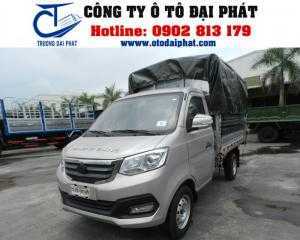 Xe tải Trường Giang cabin đơn T3 810kg mui bạt có thiết ngoại thất vô cùng sang trọng và tinh tế, mặt cabin được thiết kế có các khe lưới tản nhiệt làm mát két nước và làm mát động cơ giúp xe hoạt động mạnh mẽ, vận hành bền bỉ và tiết kiệm nhiên liệu. Logo Trường Giang nổi bật và dòng chữ Trường Giang được mạ crom nổi bật giúp tăng tính thẩm mỹ cho tổng thể xe. Với kích thước tổng thể 4760 x 1780 x 2545 mm, xe có kích thước nhỏ gọn dễ dàng di chuyển vào các khung đường nhỏ h