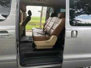 Bán Hyundai Starex 2.5MT số sàn máy dầu 9 chỗ màu ghi xám nhập Hàn Quốc 2015 biển Sài Gòn lăn bánh 62000km