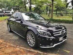 Bán xe Mercedes C300 AMG 2018 màu đen