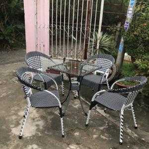 Thanh lý bàn ghế cafe giá rẻ, bàn ghế mây thanh lý giá rẻ TD06