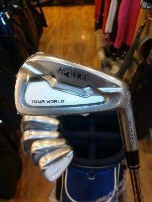Bộ gậy golf Honma Tour World TW737P