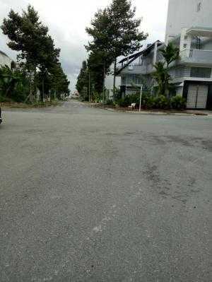 Kẹt tiền sang gấp 300m2 đất thổ cư 100%, 365 triệu sổ riêng Rất Gấp