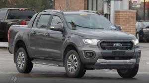 Giá xe bán tải Ford Ranger WIldtrak 2018 nhập Thái Lan rẻ nhất giao xe nhanh.