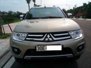 Mitsubishi Pajero sport MT số sàn, động cơ 2.5 , máy dầu, xe 1 cầu, Xe Sản Xuất 2017