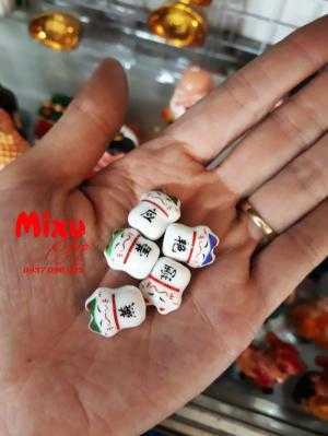 01 chậu sứ + 50 xu vàng + 05 hạt gốm mèo