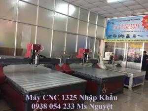 Máy CNC 1325 chuyên cắt quảng cáo, vách ngăn 2D tại Đà Nẵng