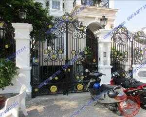 Cổng sắt đẹp TPHCM 02