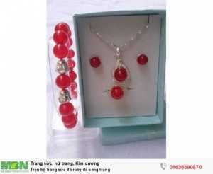 Trọn bộ trang sức đá ruby đỏ sang trọng