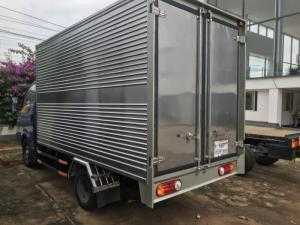 Xe tải Hyundai H150 thùng kín inox, tải trọng 1,5 tấn, trả trước 100 triệu giao xe ngay - Hotline: 0913553798 (24/24)