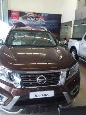Đầu xe được thiết kế đặc trưng theo phong cách riêng của Nissan giúp cải thiện khí động học của xe