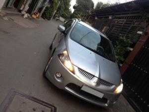 Bán xe Mitsubishi Grandis 2006 số tự động màu bạc, xe chính chủ