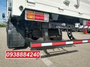 Bán xe tải Mitsubishi Fuso Canter 4.99 tải trọng 2.2 tấn đời 2018 tiêu chuẩn Euro 4 tại Thaco Long An, Tiền Giang, Bến Tre