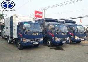 Gía xe tải Jac 2t4 (JAC 2T4) thùng mui bạt bao nhiêu. Giá bán xe tải Jac 2.4 tấn/2T4 công nghệ Isuzu.