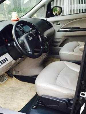Mitsubishi Grandis 2006 tự động màu đen