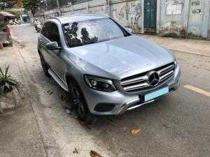Bán xe Mercedes GLC250 AMG 2017 màu xanh đá bản full option