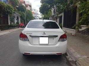 Bán xe Mitsubishi Attrage 2016 số sàn màu trắng cực đẹp