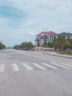 Bán lô đất đẹp KQH Thủy Thanh, 150m2, Hướng Tây Nam, giá chỉ 11,8 tr/m2