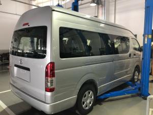 Toyota Hiace 3.0L số sàn 15 chỗ màu bạc giao ngay