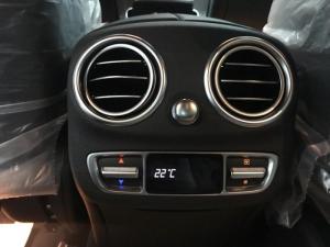 Mercrdes C300 chính hãng ,màu xanh đen , xe lướt nhẹ ít cây số