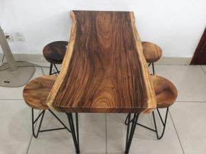Bộ bàn gỗ me tây