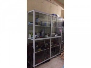 Em đang cần thanh lý tủ nhôm kính, kính gỗ...