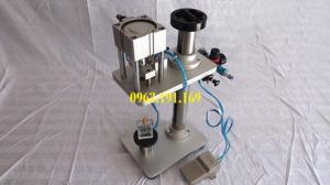 Máy siết nắp lọ nước hoa bán tự động
