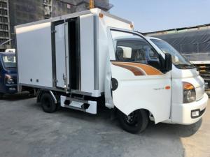 Xe tải 1,5 tấn Hyundai H150 thùng kín vào thành phố