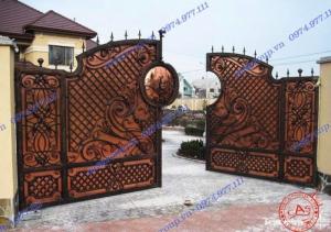 Cửa cổng sắt mỹ thuật TP HCM được tuyển chọn cho công trình phong cách Tây Âu