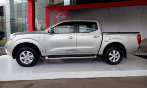 Nissan Navara E 2.5 MT 2WD 2018 (Xe nhập khẩu, 1 cầu số sàn, Màu bạc)