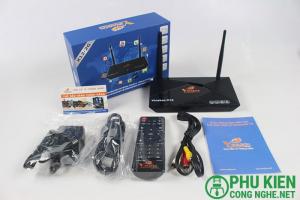 Phụ kiện đi kèm
Như những chiếc Android TV Vinabox khác, phụ kiện đi kèm gồm có một quyển hướng dẫn sử dụng hỗ trợ cho những người dùng chiếc Android TV Vinabox lần đầu. Một phiếu bảo hành chính hãng, một cable HDMI dùng kết nối với TV, mục cục sạc và một chiếc remote.