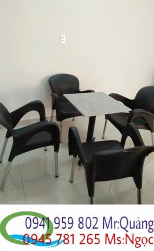 Thanh lý gấp 45 bộ bàn ghế nhựa đúc giá rẻ