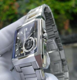Đồng hồ nam mặt vuông Bulova 96A194