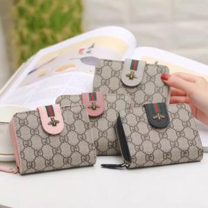 Bóp cầm tay nữ họa tiết trang nhã