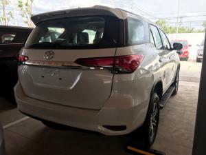 Nhận Đặt Hàng Mua Toyota Fortuner 2018 Máy Dầu Mẫu Mới Nhập Khẩu Màu Trắng Giao Tháng 8/2018 Tại HCM | Mọi thông tin đặt mua, báo giá, nhờ hỗ trợ vui lòng liên hệ đến 0939.725.968 gặp Mr.Công để được tư vấn tận tình nhất!