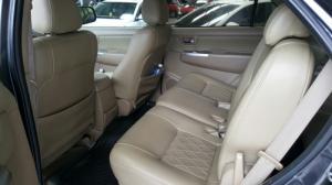 Toyota Fortuner G 2.5MT màu xám lông chuột số sàn máy dầu sản xuất 2012 biển Sài Gòn lăn bánh 89000km