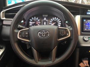 Bán xe Toyota Innova 2018 số tự động màu xám bạc
