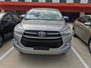 Khuyến Mãi Mua xe Toyota Innova E 2018 Số Sàn Màu Bạc. Vay Trả Góp Chỉ 140Tr. Giao Xe Ngay