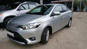 Bán Toyota VIOS E 1.5MT màu bạc số sàn biển Sài Gòn sản xuất 2017 lăn bánh 9000km
