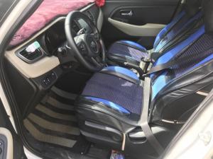 Bán Kia Rondo GAT 2.0AT màu trắng số tự động sản xuất cuối 2016 biển Sài Gòn