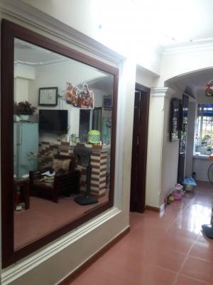 Cần bán căn hộ tập thể, ngõ 120 Hoàng Quốc Việt, Cầu Giấy, 55m2, 2 phòng ngủ, tầng 3, giá hợp lý