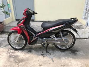 Wave RSX Fi, màu đỏ đen đời chót xe keng