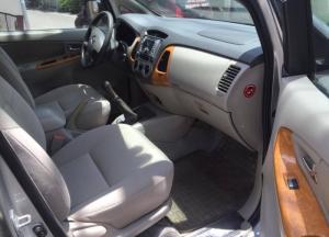 Cần bán nhanh Innova 2009 màu bạc số sàn xe đi kỹ còn đẹp