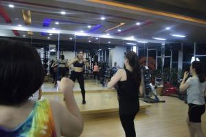 TẬP NHẢY ZUMBA GIẢM CÂN, SĂN CHẮC CƠ THỂ TẠI GYMASTER-FITNESS & YOGA CENTER