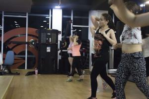 TẬP NHẢY ZUMBA GIẢM CÂN, SĂN CHẮC CƠ THỂ TẠI GYMASTER-FITNESS & YOGA CENTER